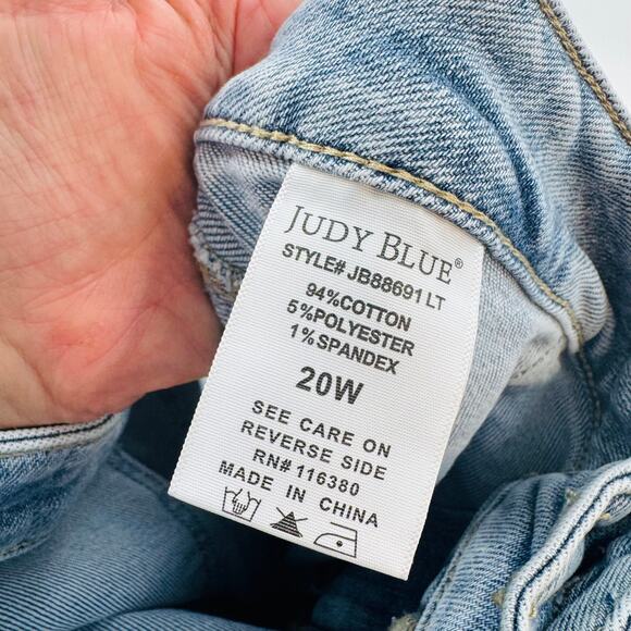 Judy Blue Women’s 20W Drawstring Waist Relaxed Tapered Jeans Light Wash‎ Denim - Picture 11 of 12